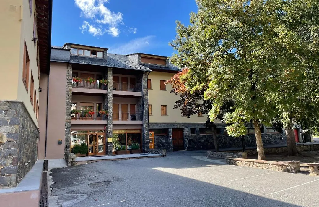Alberg La Molina Xanascat-1